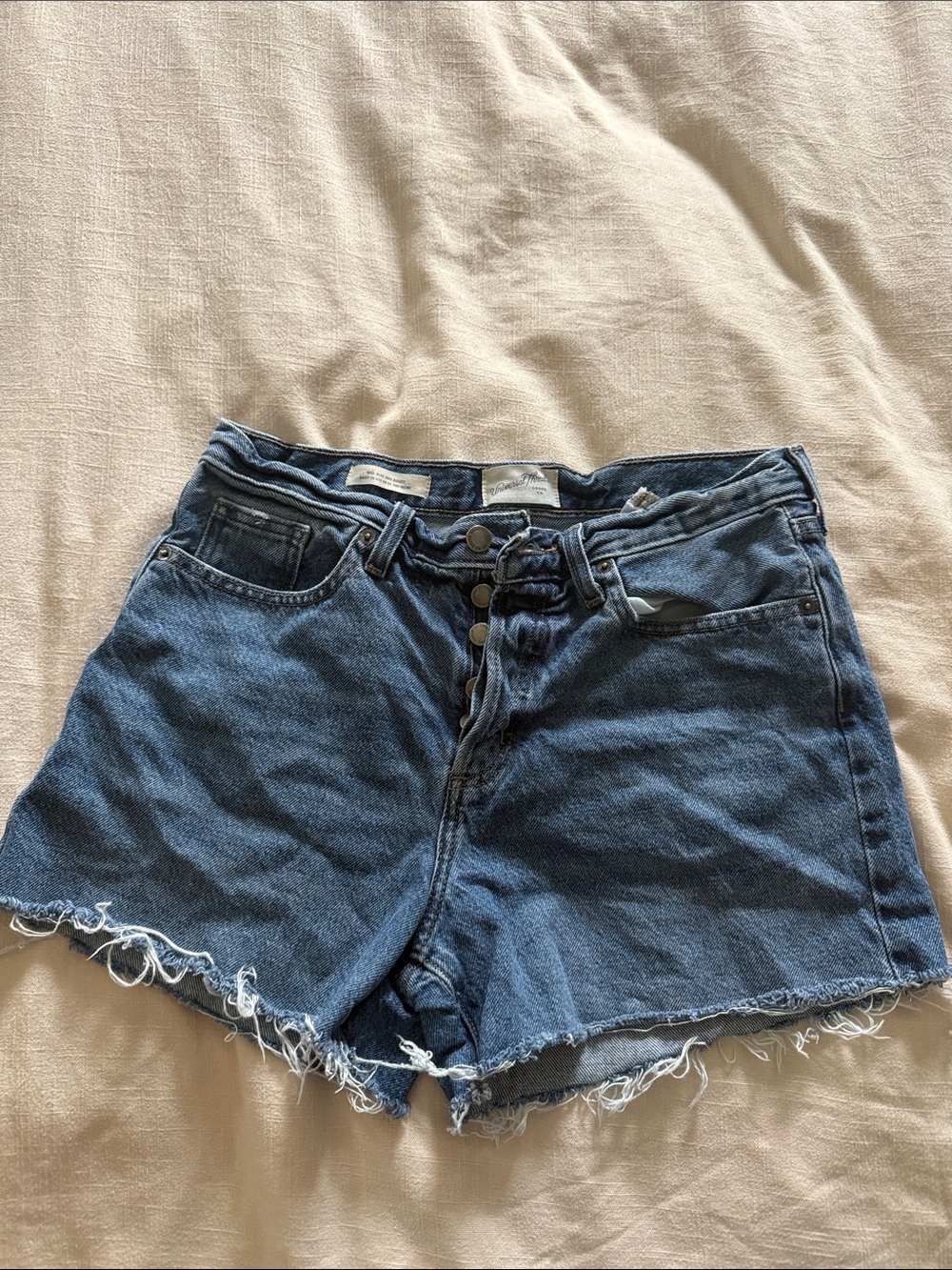 universal thread mid rise 90s baggy Frayed Hem Denim Shorts